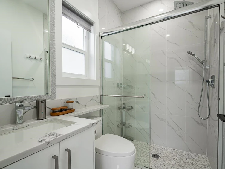 #2-4675 Canada Way, Burnaby, BC, V5G 1K9 - 16