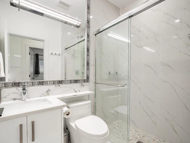 #2-4675 Canada Way, Burnaby, BC, V5G 1K9 - 19