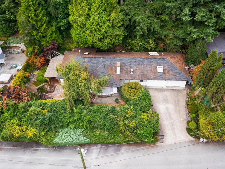 4110 Burkeridge Place, West Vancouver, BC, V7V 3M9 - 2