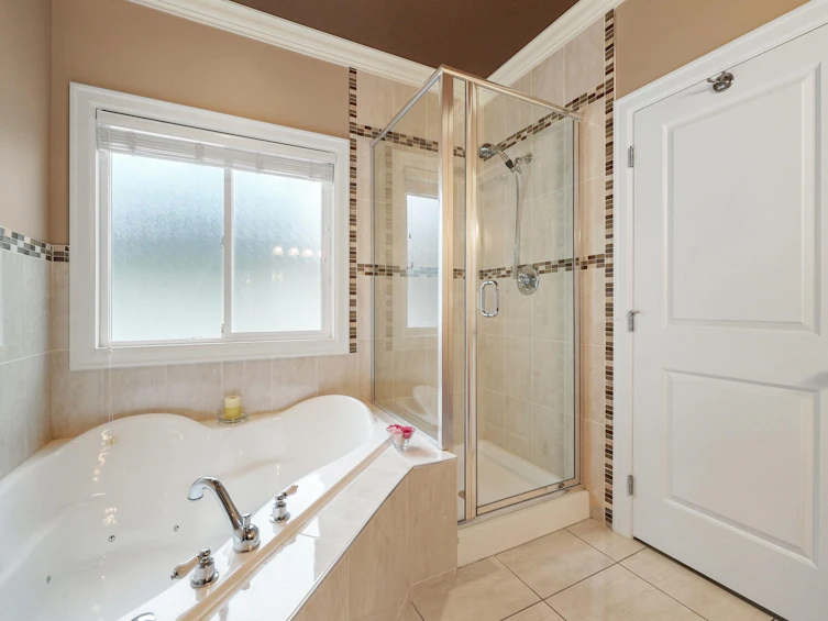 18496 64 Avenue, Surrey, BC, V3S 8J6 - 19