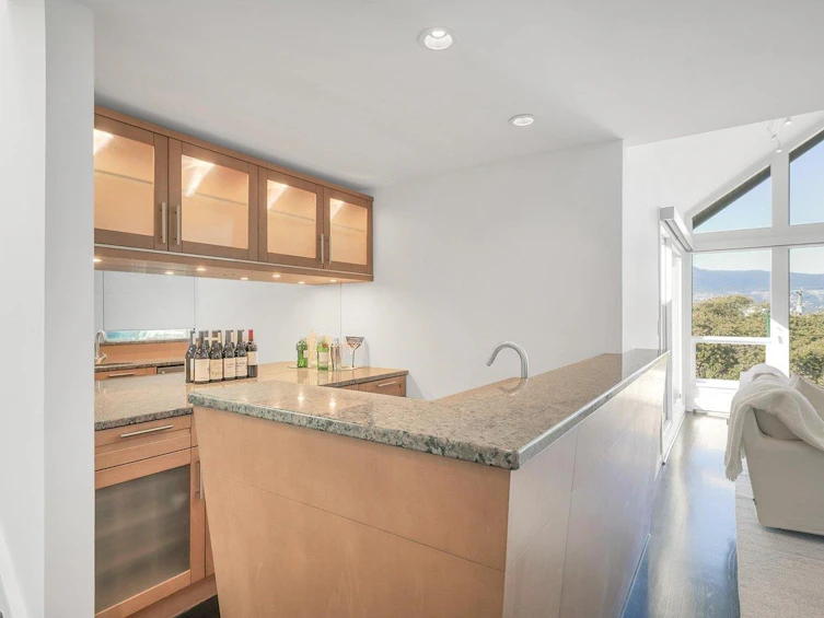 3262 W 1st Avenue, Vancouver, BC, V6K 1H5 - 9