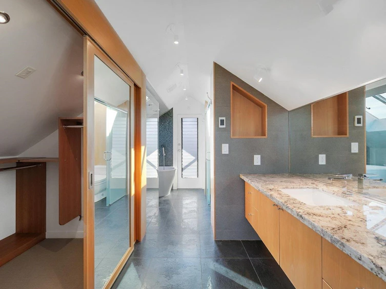 3262 W 1st Avenue, Vancouver, BC, V6K 1H5 - 26