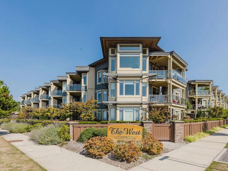 241-5160 Davis Bay Road, Sechelt, BC, V7Z 0H3