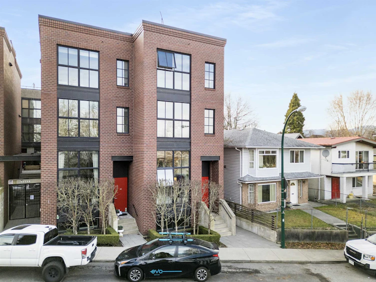 3429 Porter Street, Vancouver, BC, V5N 4H2