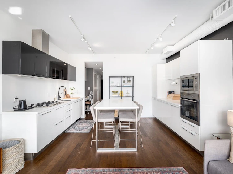 518-108 E 1st Avenue, Vancouver, BC, V5T 0E4 - 2