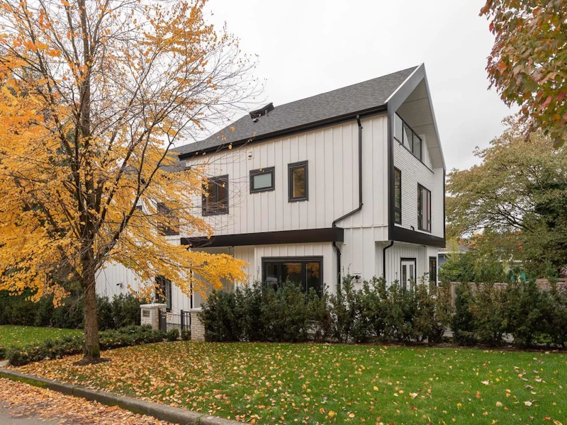 3075 Courtenay Street, Vancouver BC V6R 3X8