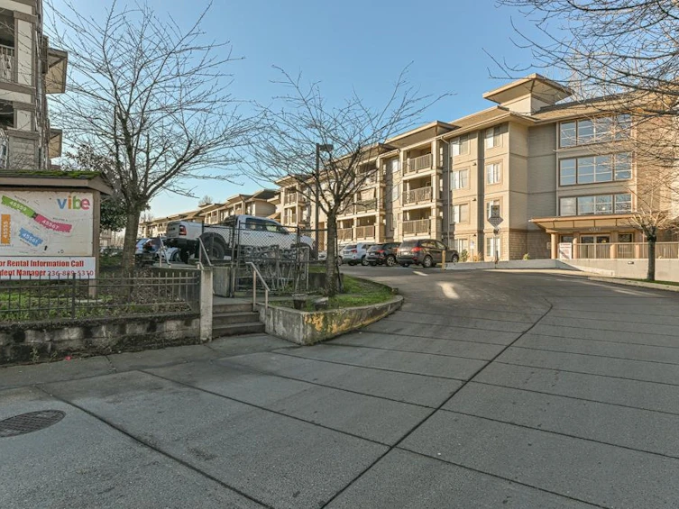 215-45567 Yale Road, Chilliwack, BC, V2P 0B2 - 2