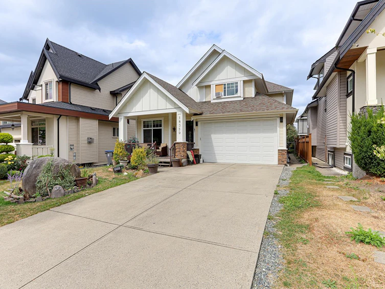 18359 67 Avenue, Surrey, BC, V3S 1E5