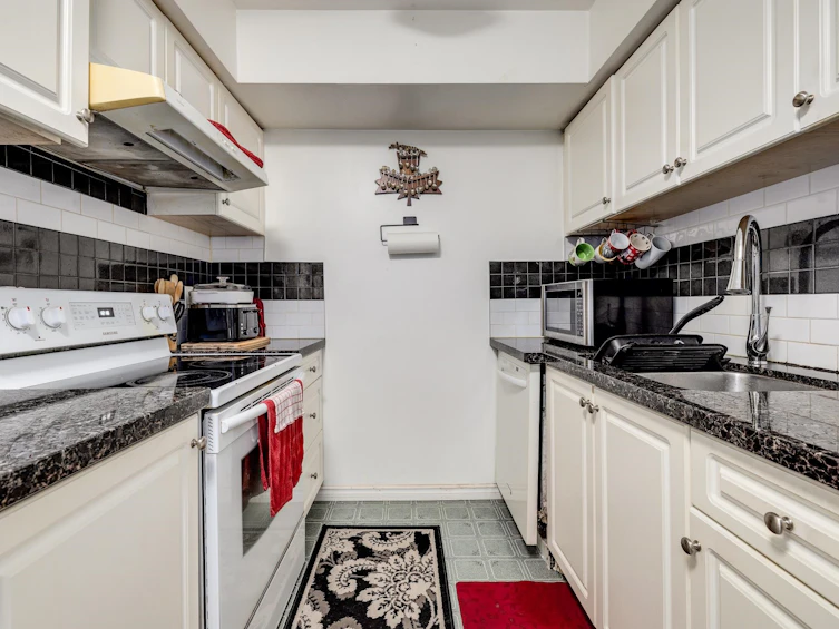 14834 Holly Park Lane, Surrey, BC, V3R 6Y2 - 11