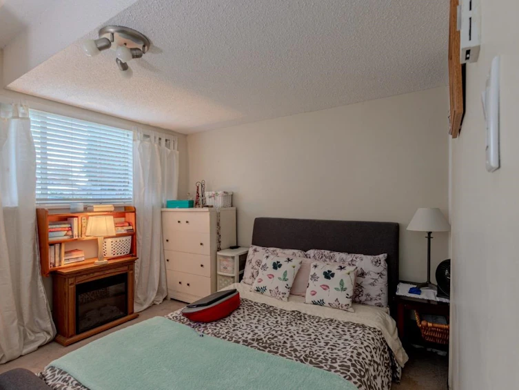 22650 Lee Avenue, Maple Ridge, BC, V2X 4G5 - 22