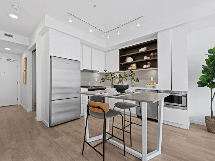 206-725 Marine Drive, North Vancouver, BC, V7M 0G2 - 10