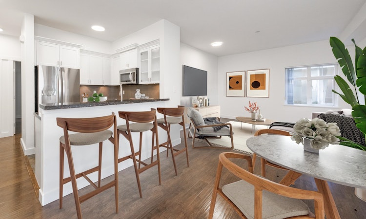 132-7388 Macpherson Avenue