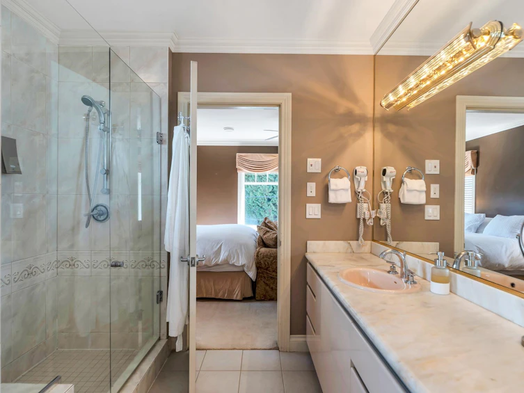 5062 Granville Street, Vancouver, BC, V6M 3B4 - 23