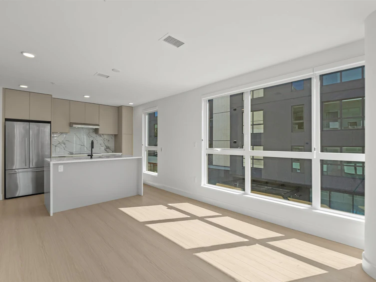 411-422 E 3rd Street, North Vancouver, BC, V7L 0K1 - 3