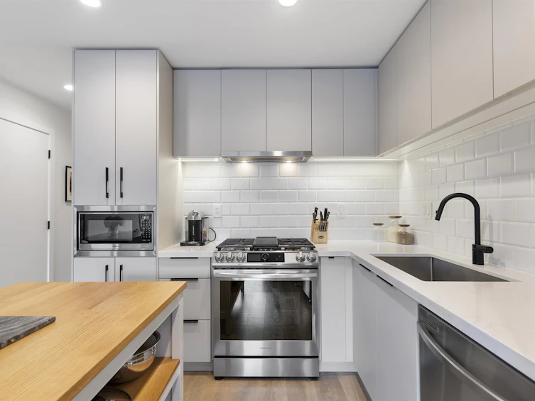 301-3018 St George Street, Port Moody, BC, V3H 0L4 - 4