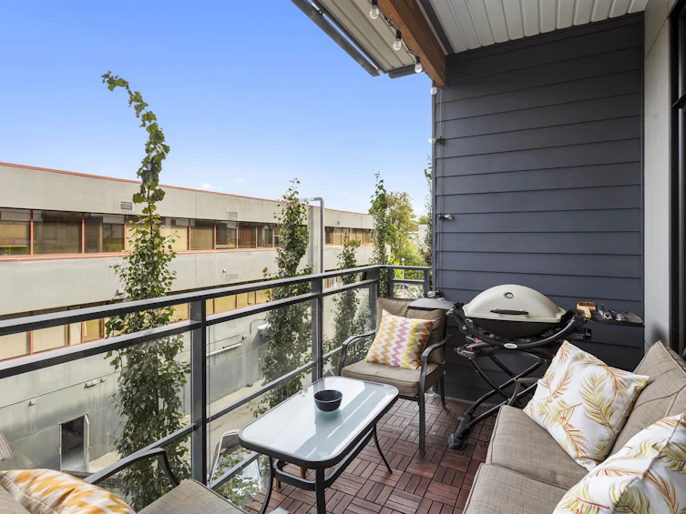301-3018 St George Street, Port Moody, BC, V3H 0L4 - 11