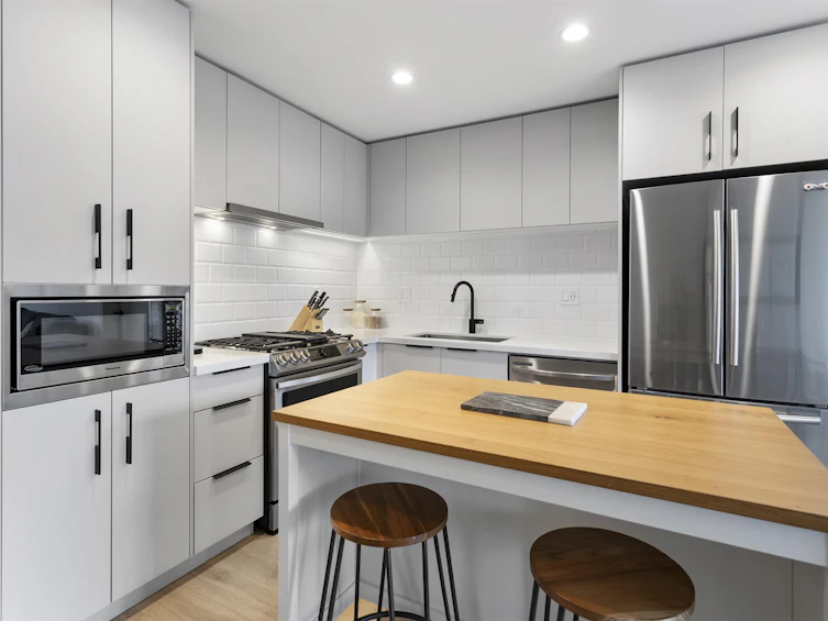 301-3018 St George Street, Port Moody, BC, V3H 0L4 - 6