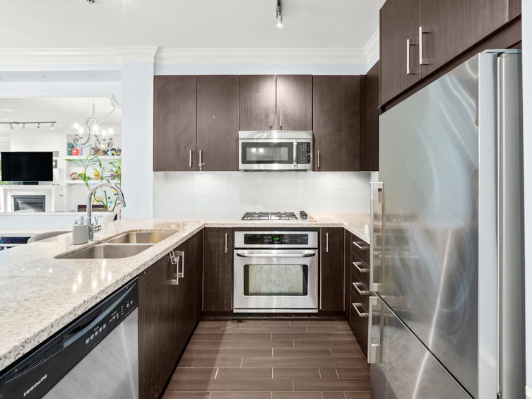127-119 W 22nd Street, North Vancouver, BC, V7M 0B4 - 7