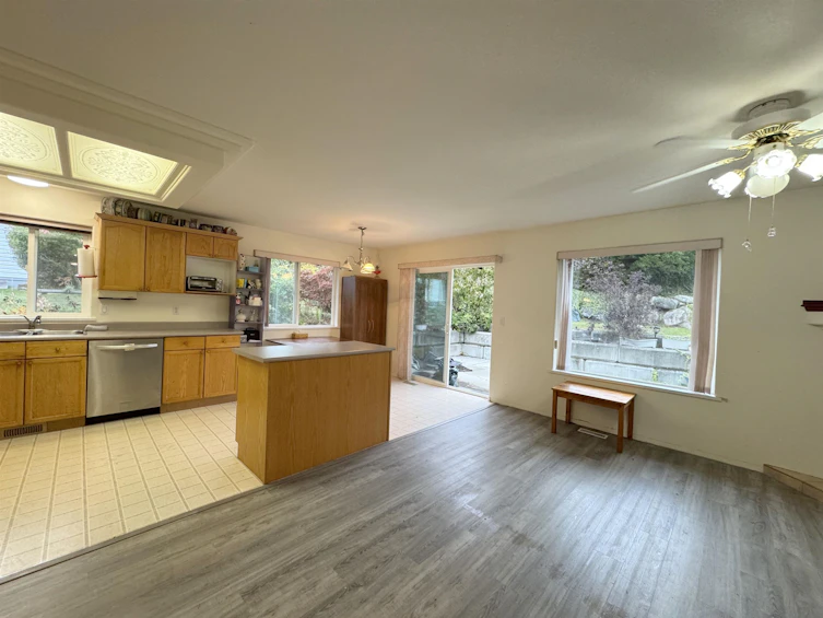 6242 Norwest Bay Road, Sechelt, BC, V7Z 0M2 - 14
