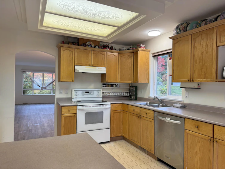 6242 Norwest Bay Road, Sechelt, BC, V7Z 0M2 - 10
