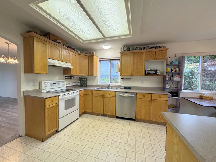 6242 Norwest Bay Road, Sechelt, BC, V7Z 0M2 - 12