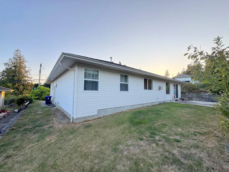 6242 Norwest Bay Road, Sechelt, BC, V7Z 0M2 - 27
