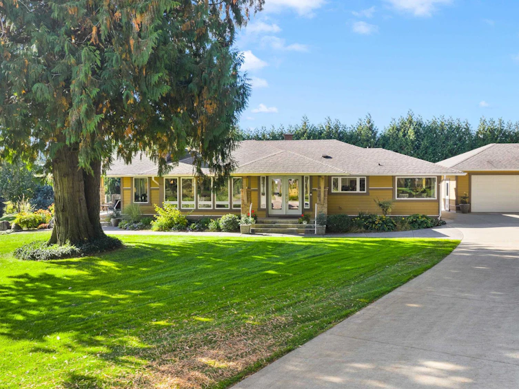 197 Clearbrook Road, Abbotsford, BC, V2T 5X1 - 2