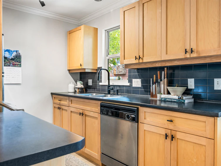 5909 Cowichan Street, Chilliwack, BC, V2R 0G8 - 14