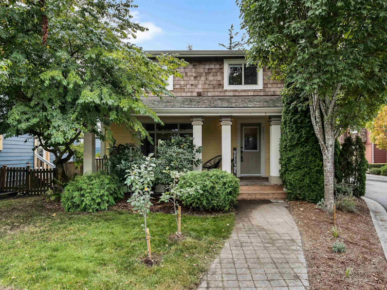 5909 Cowichan Street, Chilliwack, BC, V2R 0G8 - 2