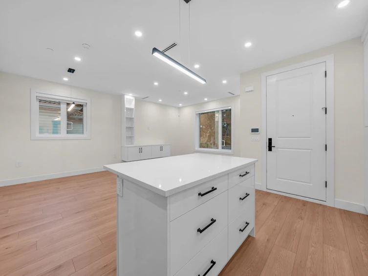 1-3090 Vanness Avenue, Vancouver, BC, V5R 5A1 - 5