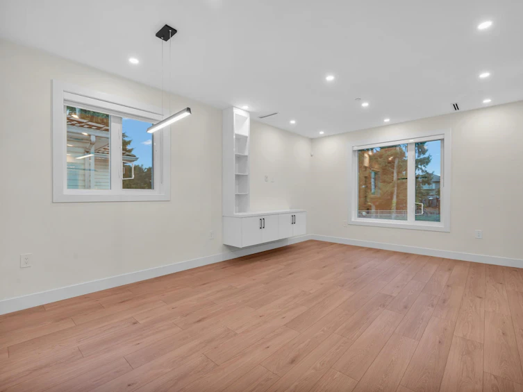 1-3090 Vanness Avenue, Vancouver, BC, V5R 5A1 - 2