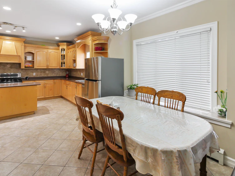 12366 66 Avenue, Surrey, BC, V3W 2A4 - 11