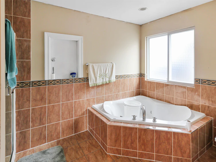 12366 66 Avenue, Surrey, BC, V3W 2A4 - 24