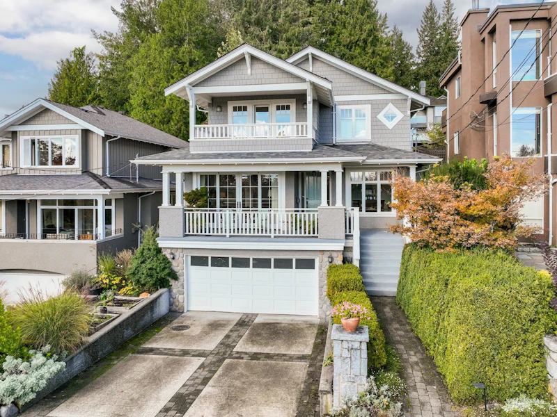 458 E 21st Street, North Vancouver BC V7L 3C2