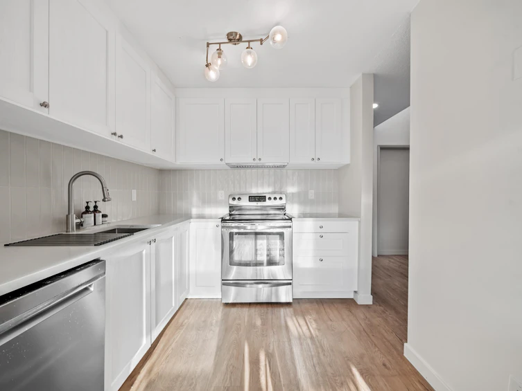 2509 Burian Drive, Coquitlam, BC, V3K 5W8 - 3