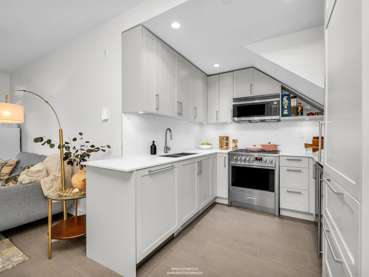 3177 Quebec Street, Vancouver, BC, V5T 3B3 - 10