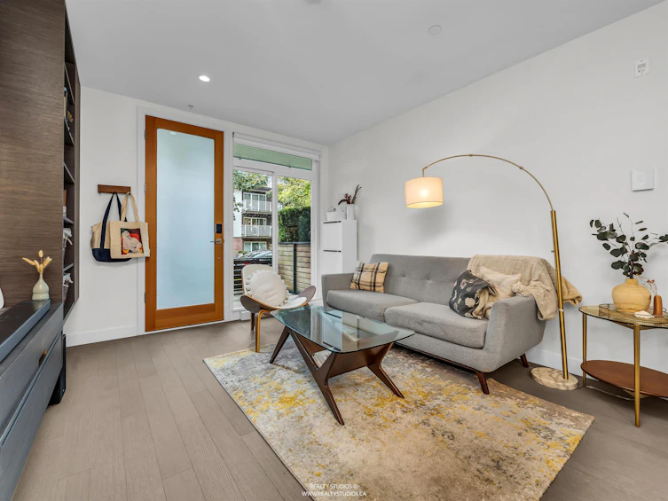 3177 Quebec Street, Vancouver, BC, V5T 3B3 - 4