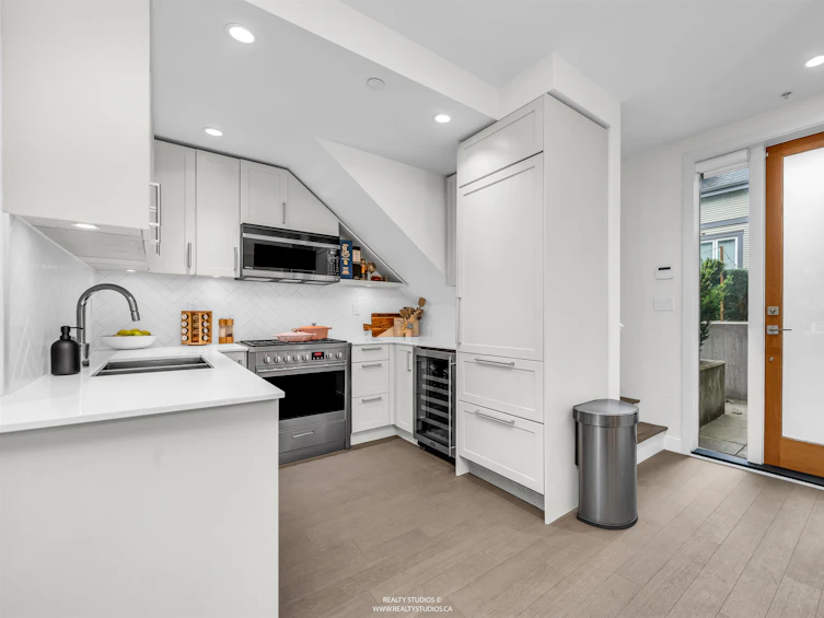 3177 Quebec Street, Vancouver, BC, V5T 3B3 - 12