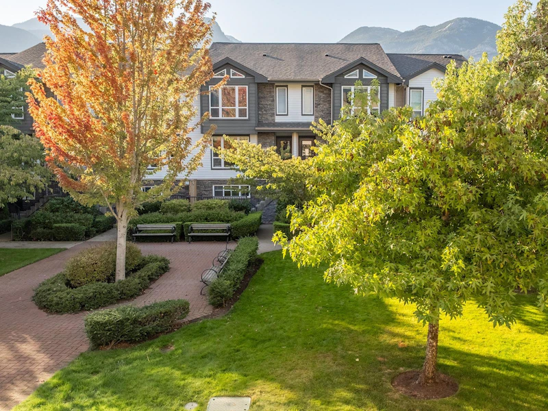 2 - 1261 Main Street, Squamish BC V8B 0P7
