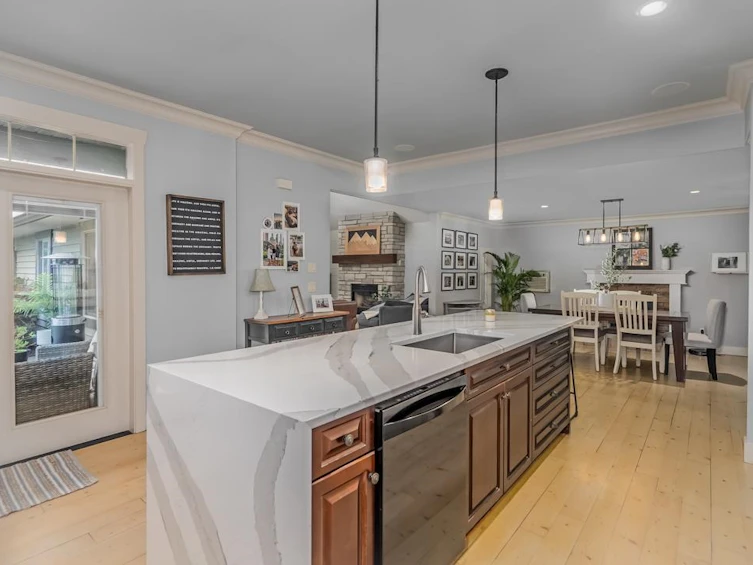5660 Riverside Street, Abbotsford, BC, V4X 1T4 - 2