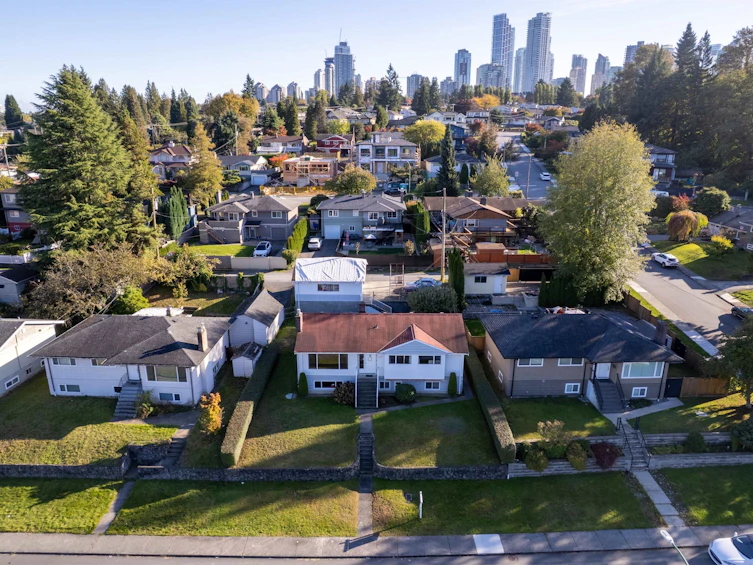 4370 Briarwood Crescent, Burnaby, BC, V5G 2M6 - 3