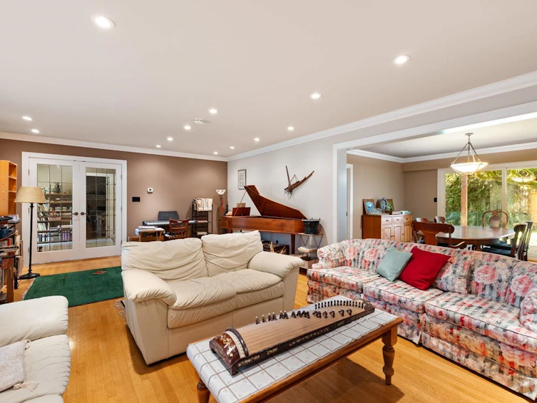 5 Semana Crescent, Vancouver, BC, V6N 2E1 - 3