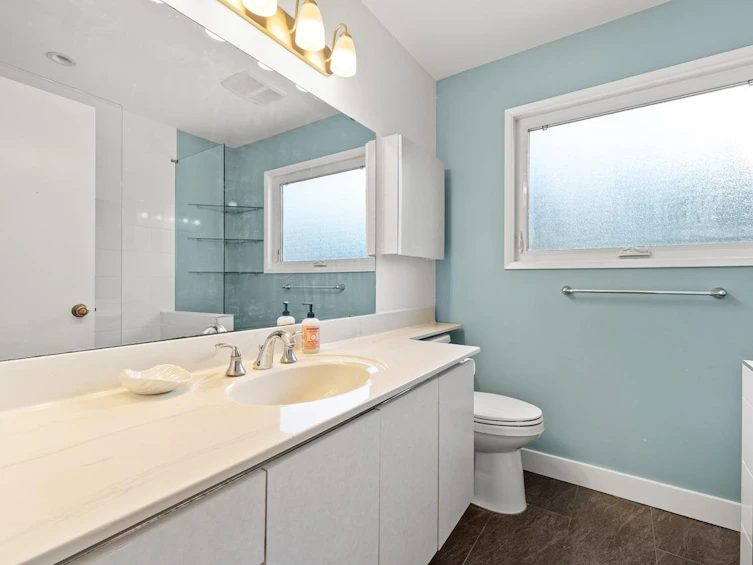 5 Semana Crescent, Vancouver, BC, V6N 2E1 - 9
