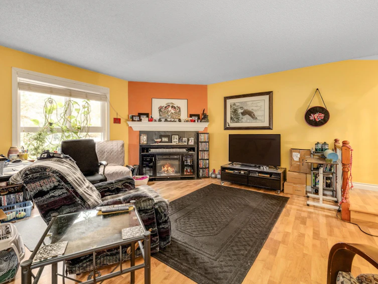 14810 Holly Park Lane, Surrey, BC, V3R 6Y2 - 5