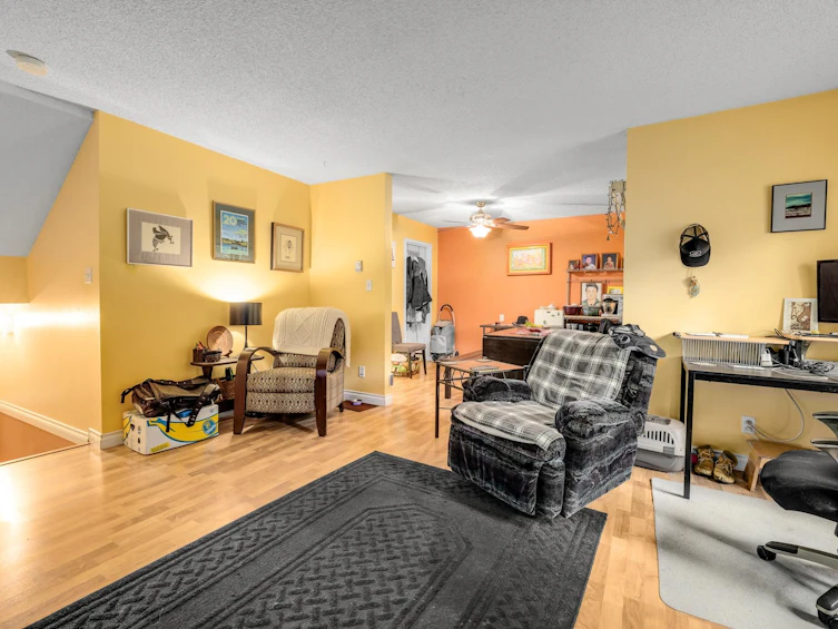 14810 Holly Park Lane, Surrey, BC, V3R 6Y2 - 6