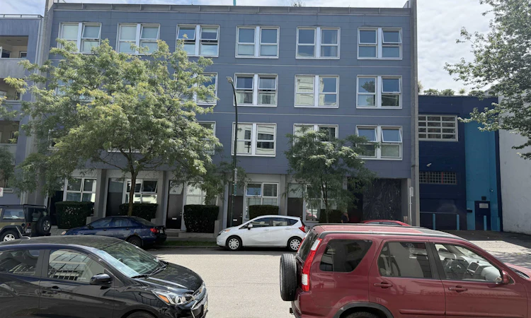 208-626 Alexander Street