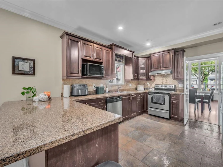 14270 65 Avenue, Surrey, BC, V3W 1T4 - 16