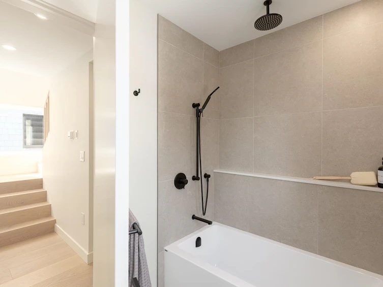 5403 Wales Street, Vancouver, BC, V5R 3M9 - 10
