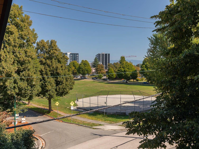 5403 Wales Street, Vancouver, BC, V5R 3M9 - 22