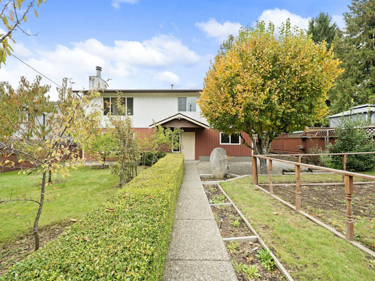 12851 104 Avenue, Surrey, BC, V3T 1T3